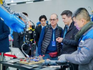 Kuitulaser vs. CO₂-laserhitsausrobotit: mitkä ovat erot?